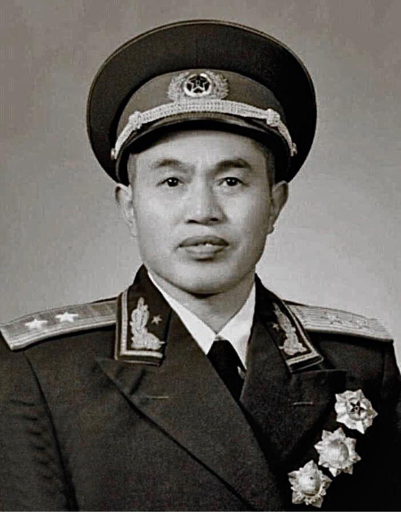 中欧体育app下载-毛主席下令“丢卒保车”保全大局，皮定均率七千将领甘愿当小卒