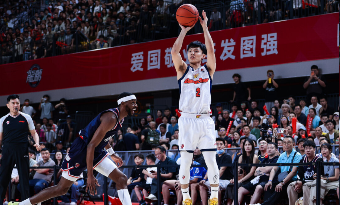 中欧体育-广东出局揪最大罪人！开场3分钟2犯+全场0分，亲手拒掉200万奖金